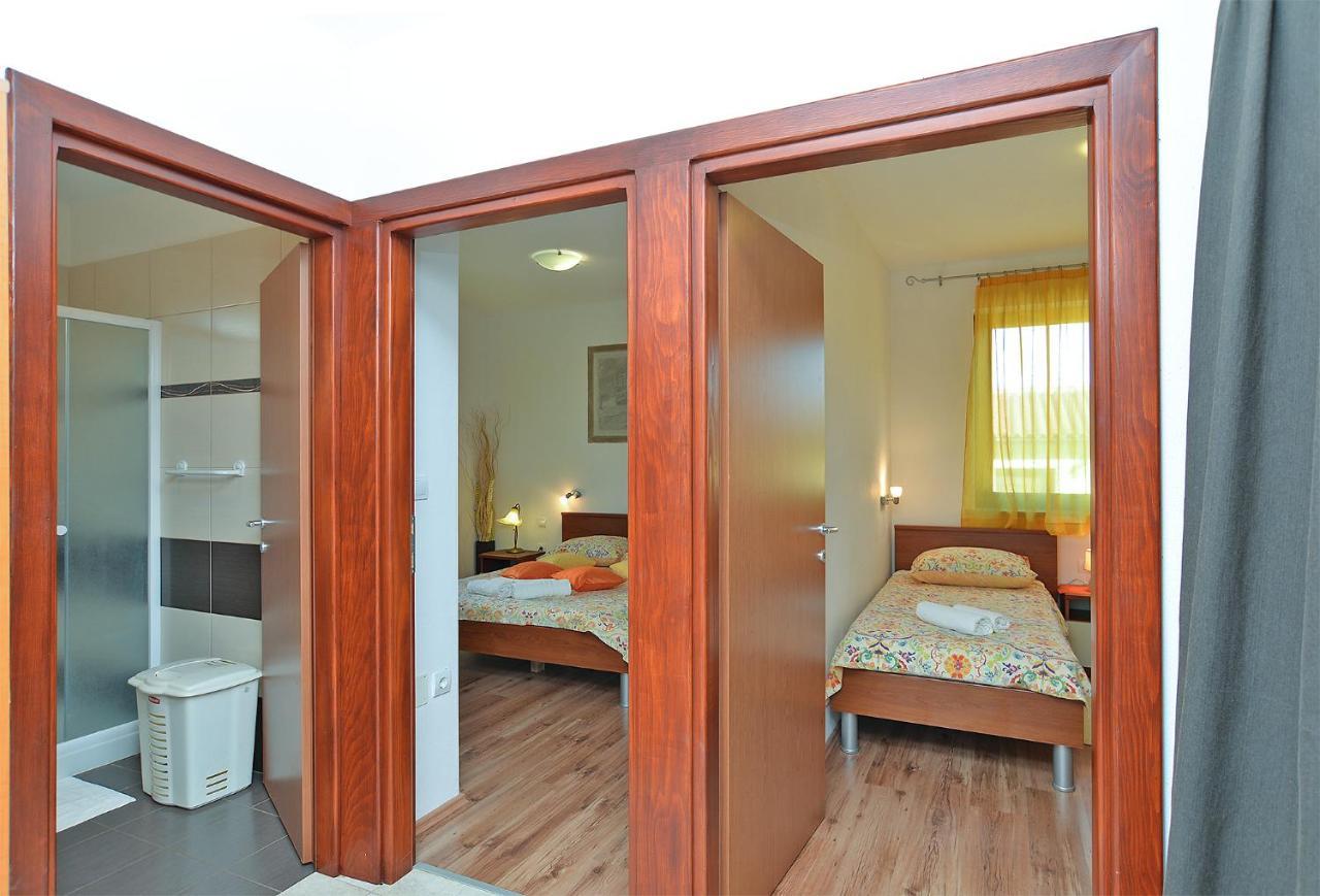 Apartment Jadranko 1761 Peroj Dış mekan fotoğraf